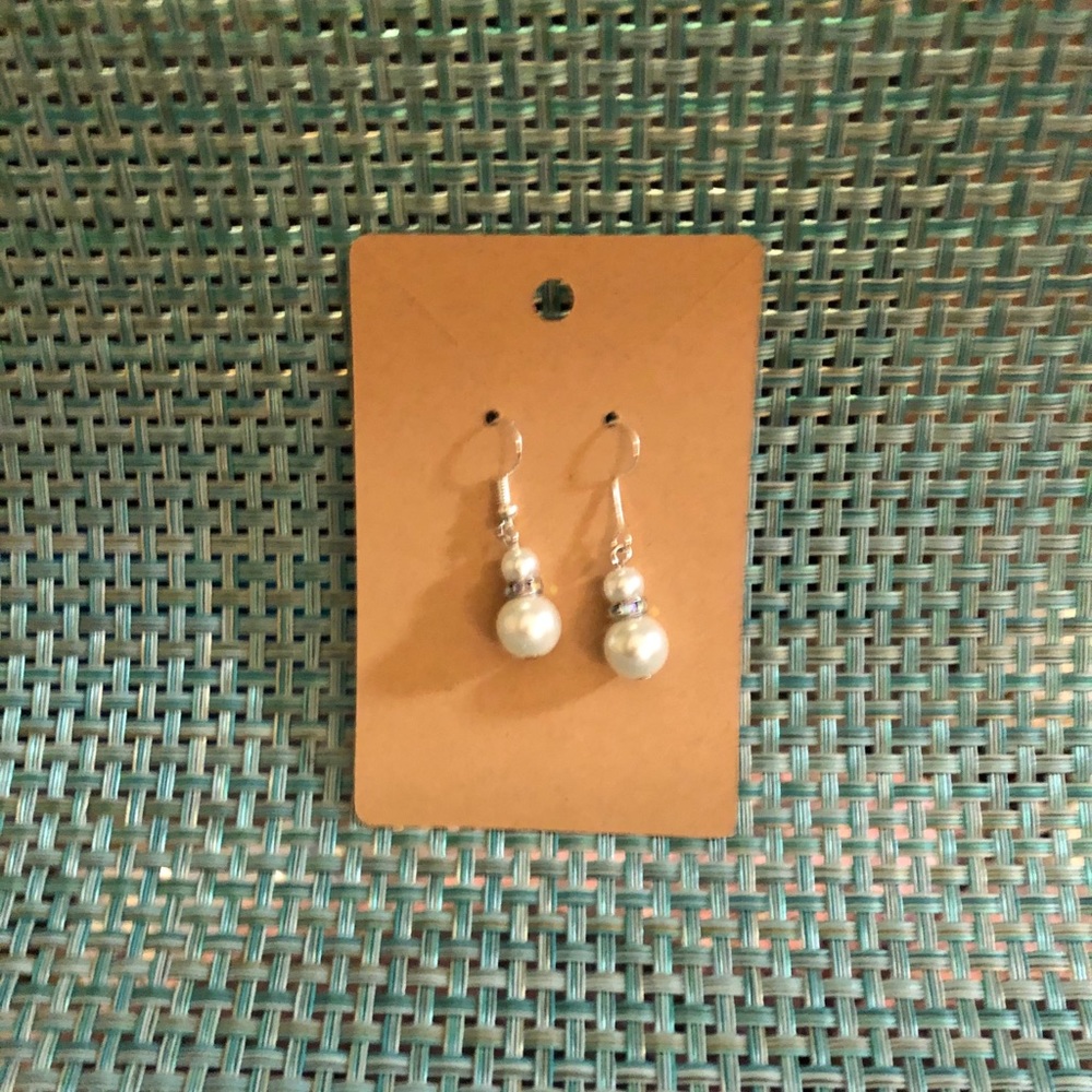 Snowman Earrings with wire hooks.